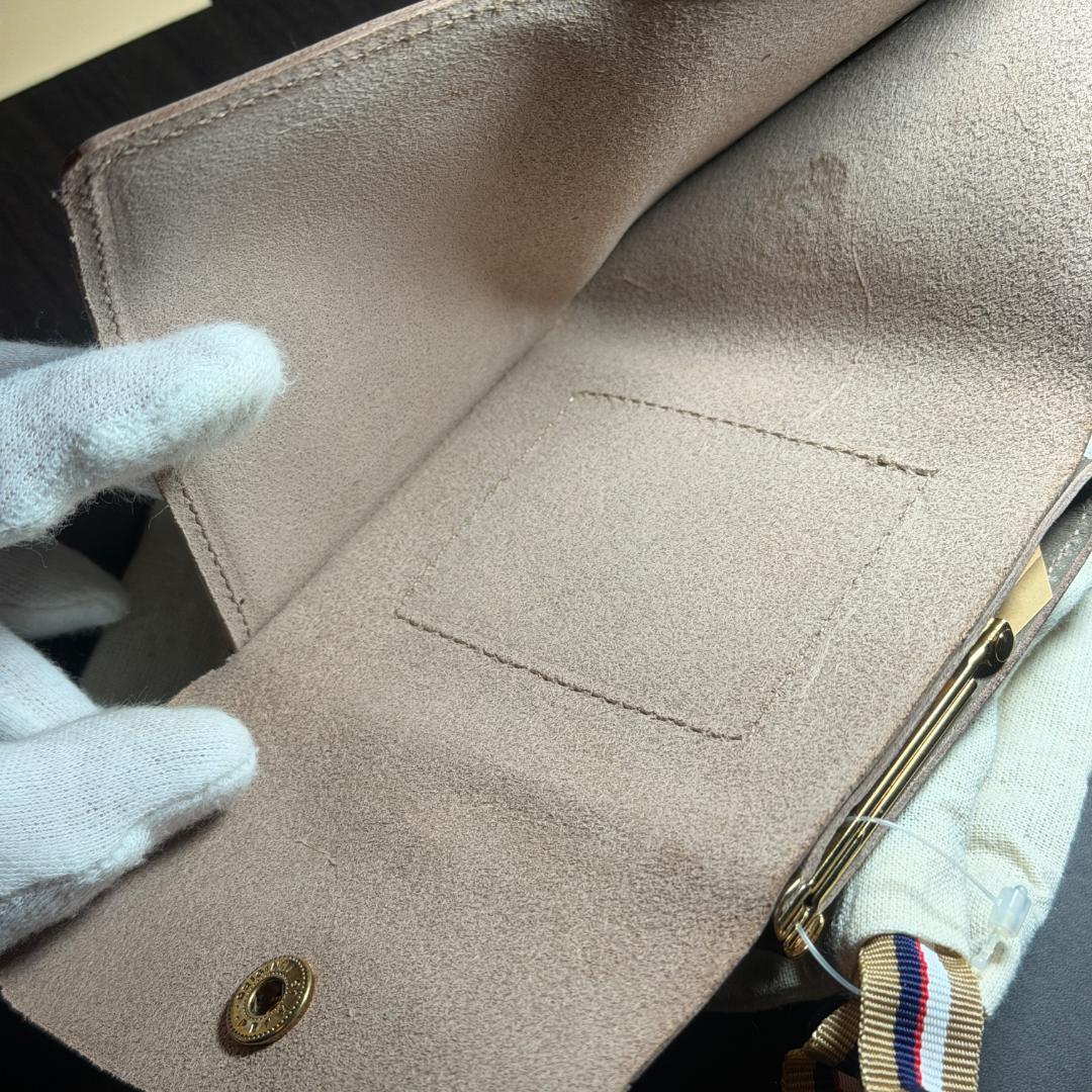 【新品未使用】イルビゾンテ 二つ折り がま口 財布 グレー