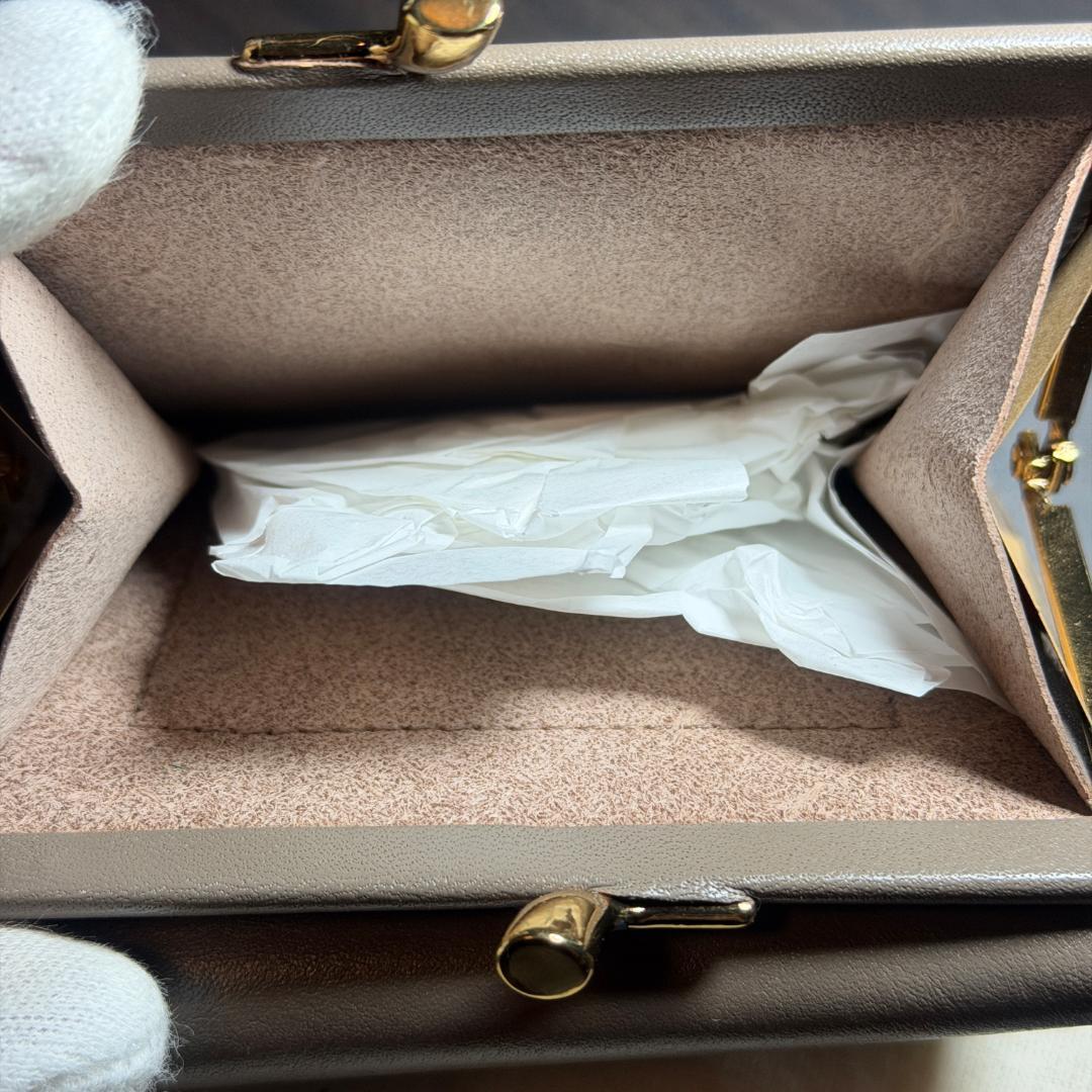 【新品未使用】イルビゾンテ 二つ折り がま口 財布 グレー