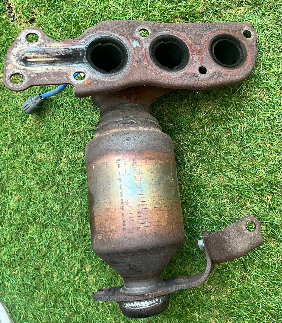 ダイハツ KFエンジン用 純正触媒＆遮熱板