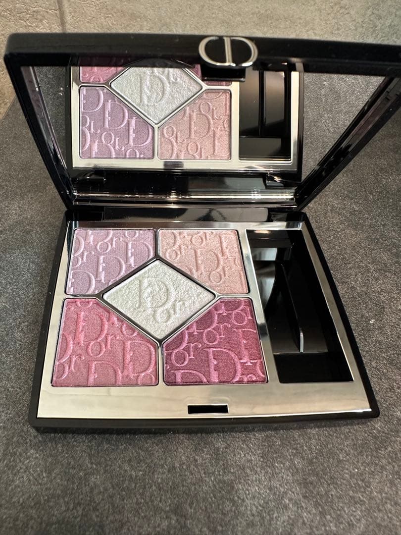 ☆*☆様 ほぼ未使用　Dior アイシャドウ 限定 865 ピンクロリポップ