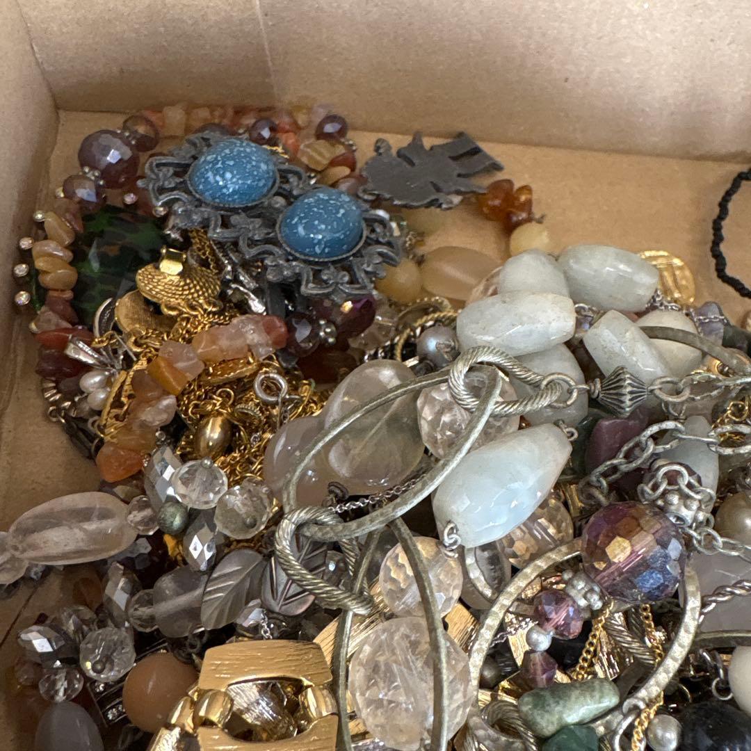 イミテーション　アクセサリー　まとめ売りセット約2キロ