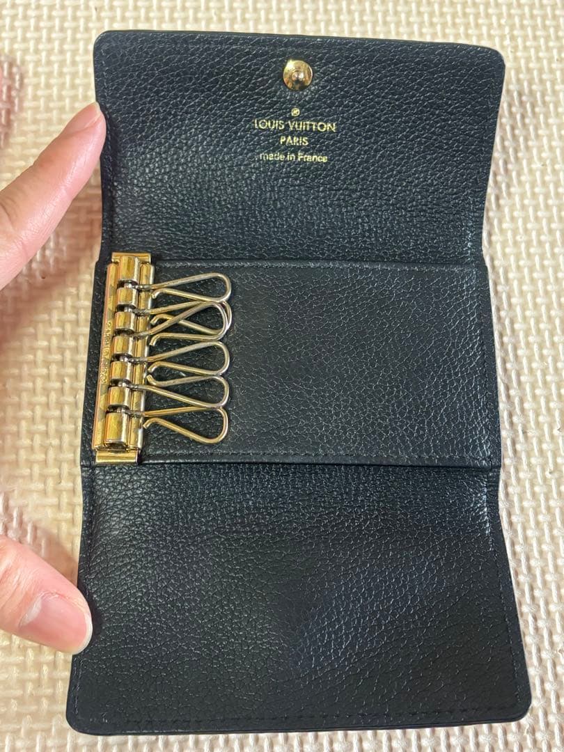 Louis Vuitton 黒レザーキーケース