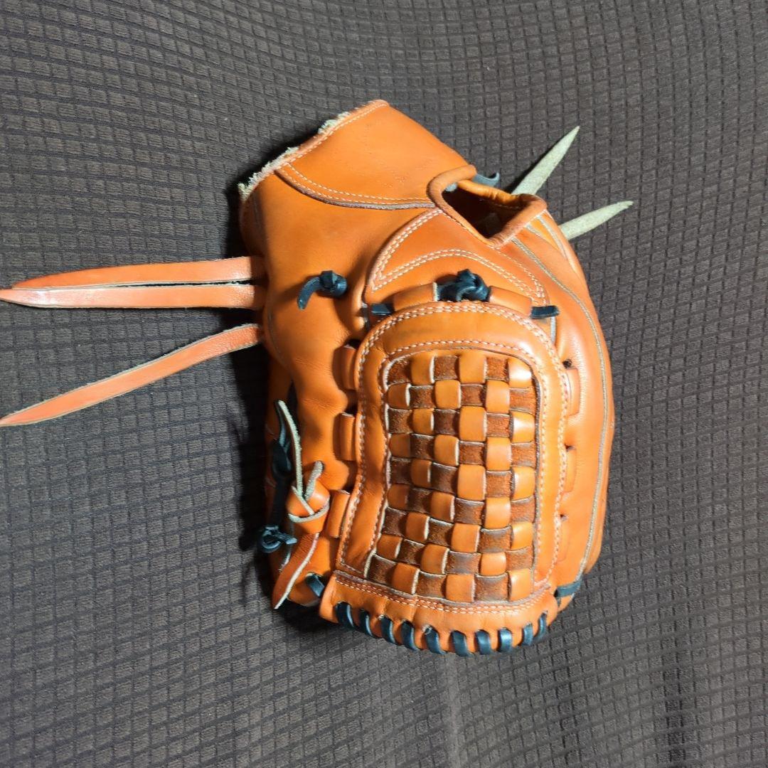 はとむねです。ラベル無　Wilsonスタッフ　硬式内野手　右投げ