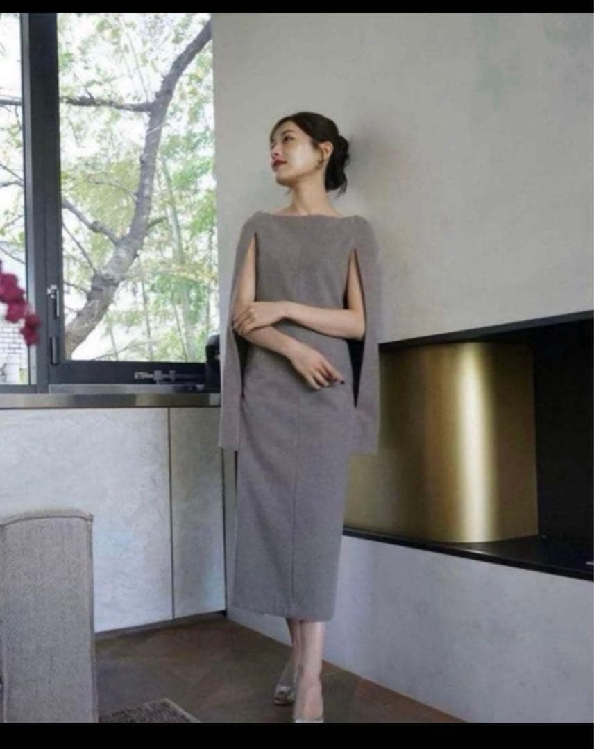 ローブブランlaubeblanc Narrow line Cape Dress