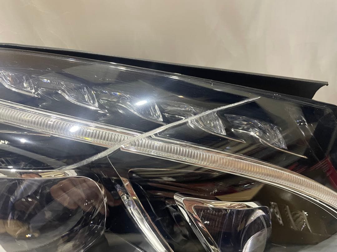 【ゆ　　】ベンツ　前期　Cクラス　純正　LED　右　ヘッドライト