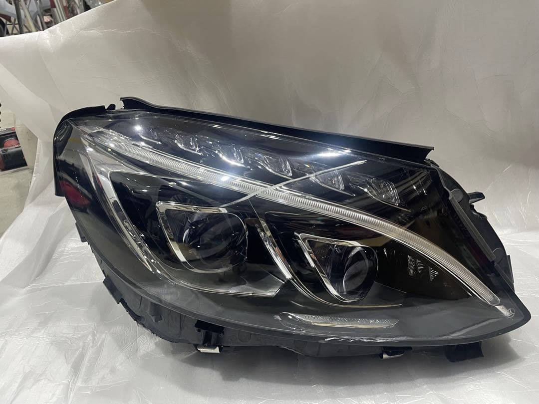 【ゆ　　】ベンツ　前期　Cクラス　純正　LED　右　ヘッドライト
