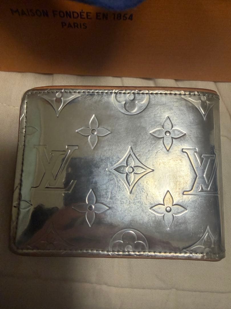 ❗️ヴィトン　最安値　毎日値下げ❗️ミラーライン21年　限定 二つ折り財布 シルバー