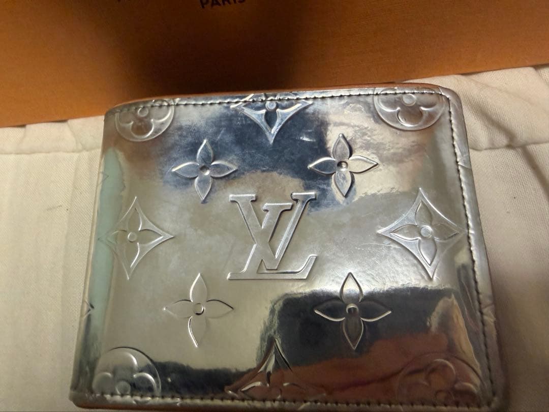 ❗️ヴィトン　最安値　毎日値下げ❗️ミラーライン21年　限定 二つ折り財布 シルバー