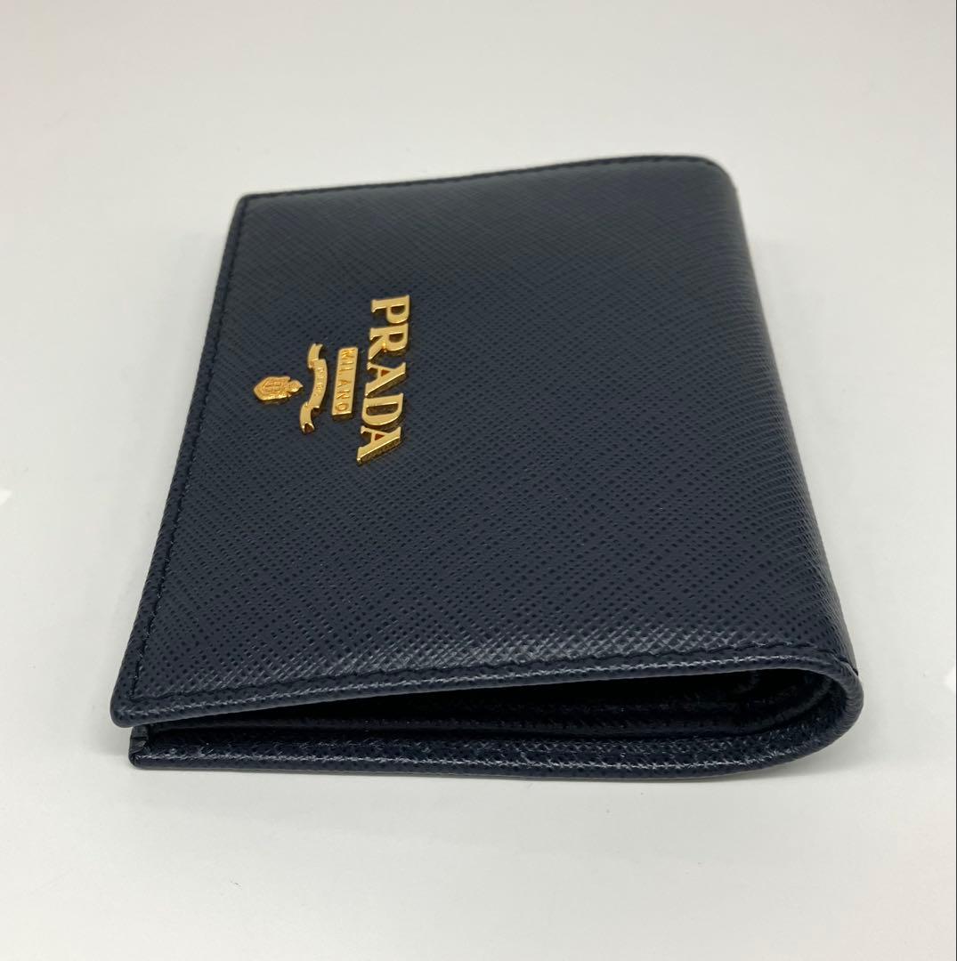 ⭐️ 新型 極美品 プラダ サフィアーノ メタル コンパクト 折り財布 ネイビー