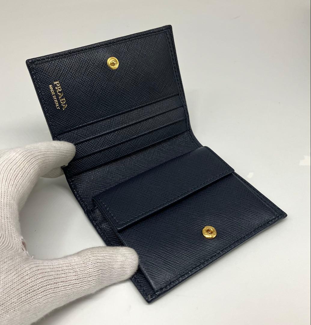 ⭐️ 新型 極美品 プラダ サフィアーノ メタル コンパクト 折り財布 ネイビー