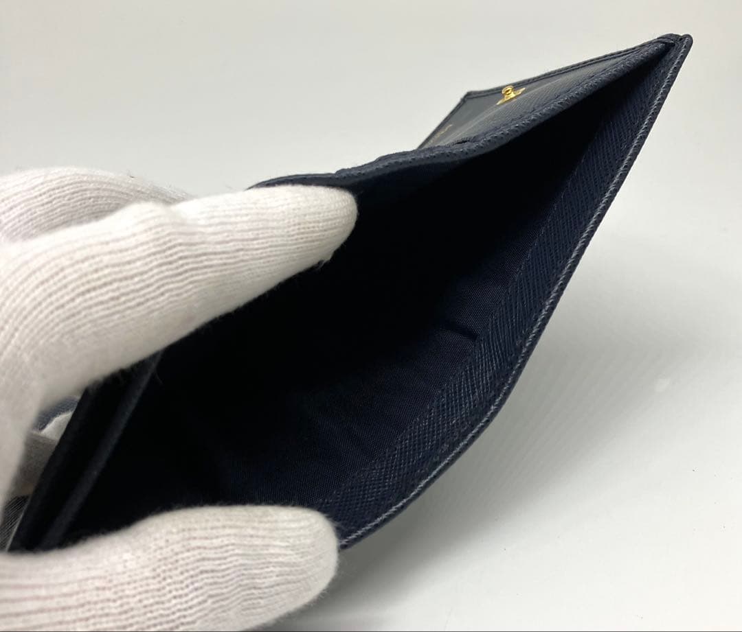 ⭐️ 新型 極美品 プラダ サフィアーノ メタル コンパクト 折り財布 ネイビー