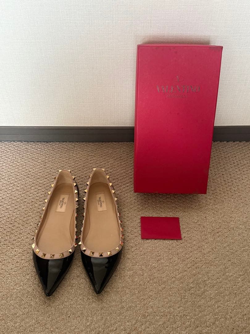 ヴァレンティノ　フラットシューズ