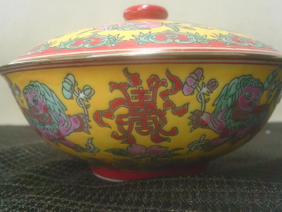 【蓋付容器　多色色絵　獅子桃文　描きこみ繊細　在銘・G13・中国】水差　壷　急須