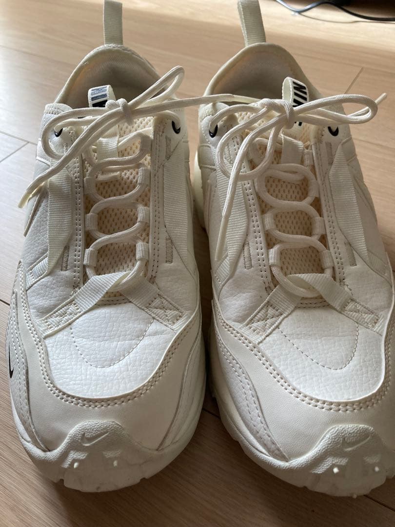 【ほぼ新品】NIKE WMNS TC7900 dd9682-100 25.5cm