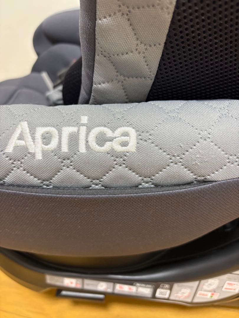 アップリカ フラディアグロウ　ISOFIX プレミアム