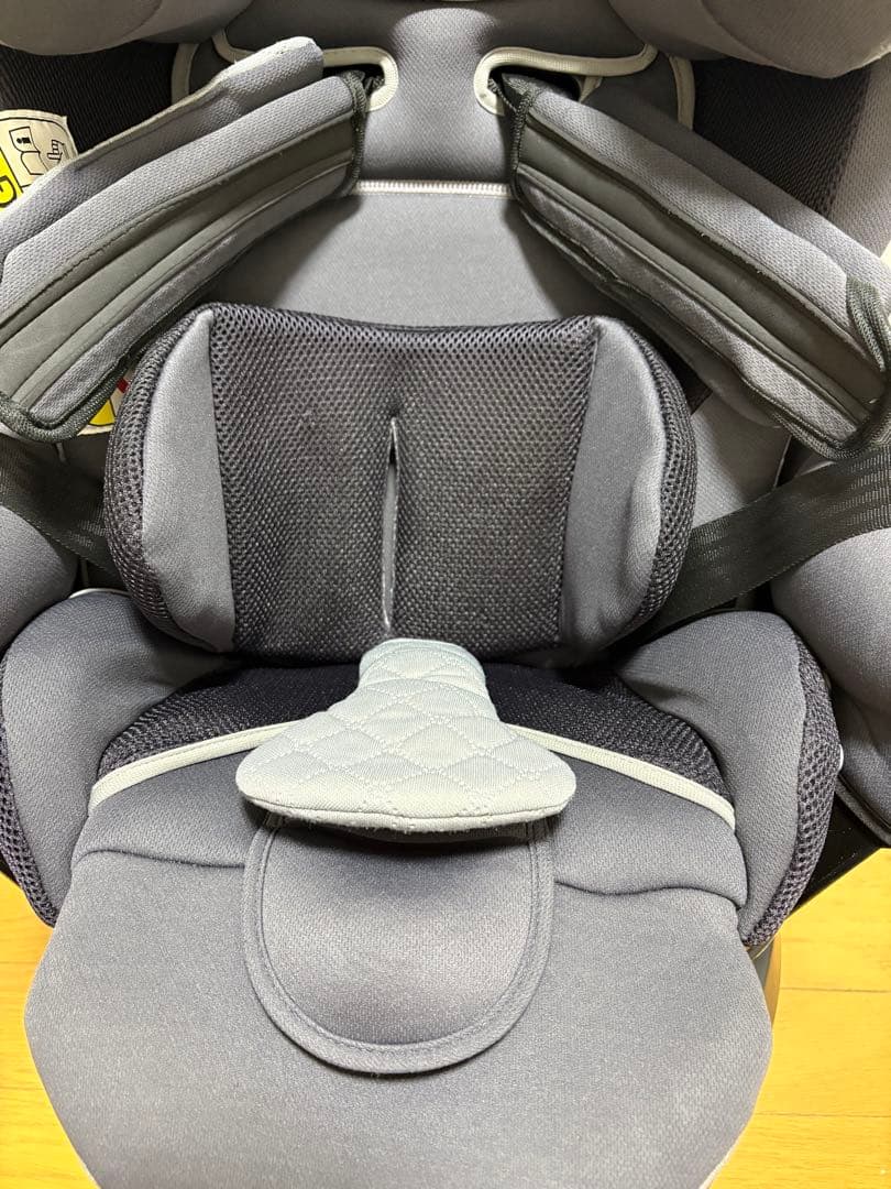 アップリカ フラディアグロウ　ISOFIX プレミアム