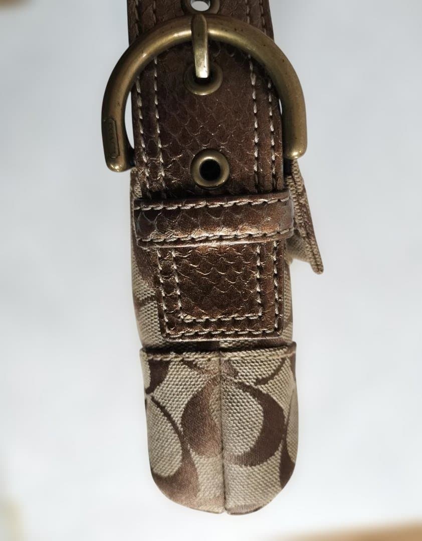 ＣＯＡＣＨ セミショルダーバッグ　８Ｋ３８