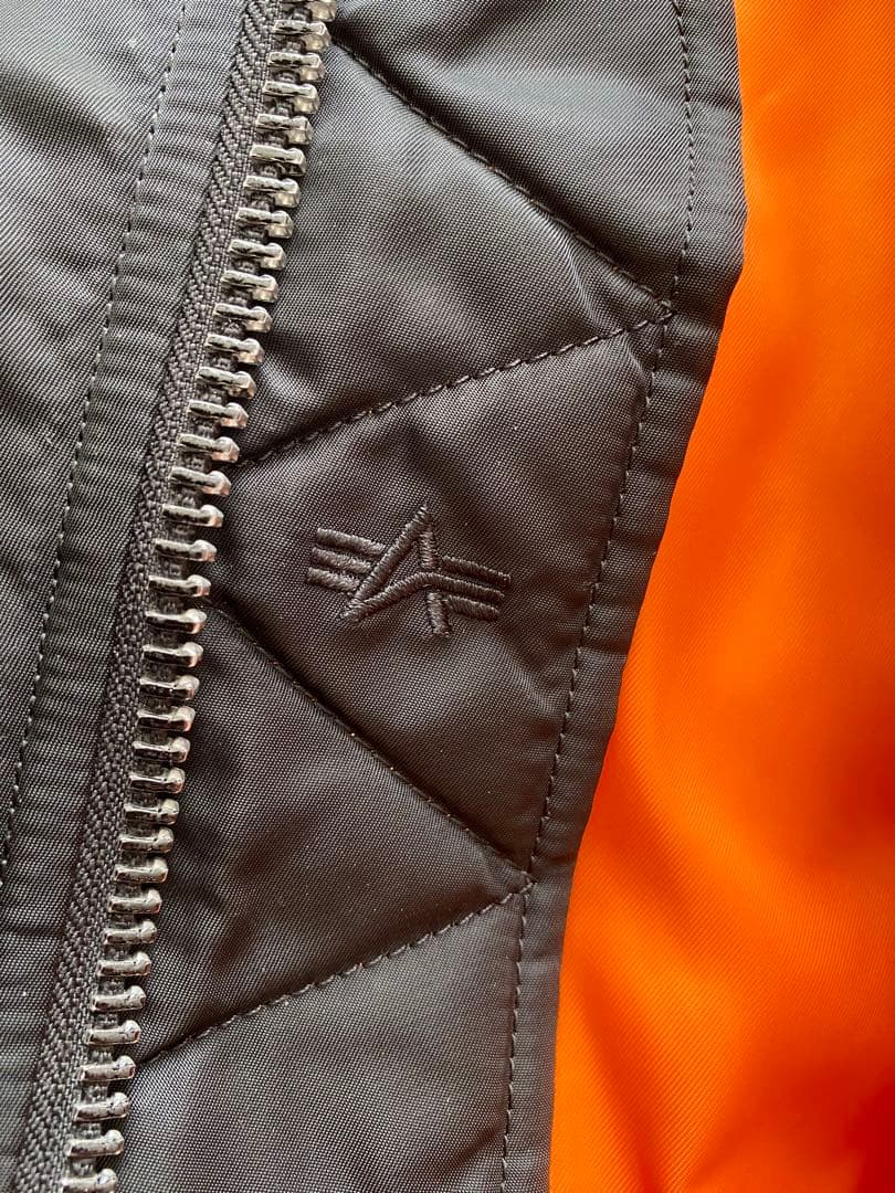 ALPHA INDUSTRIES MA-1 Lサイズ　ブラック