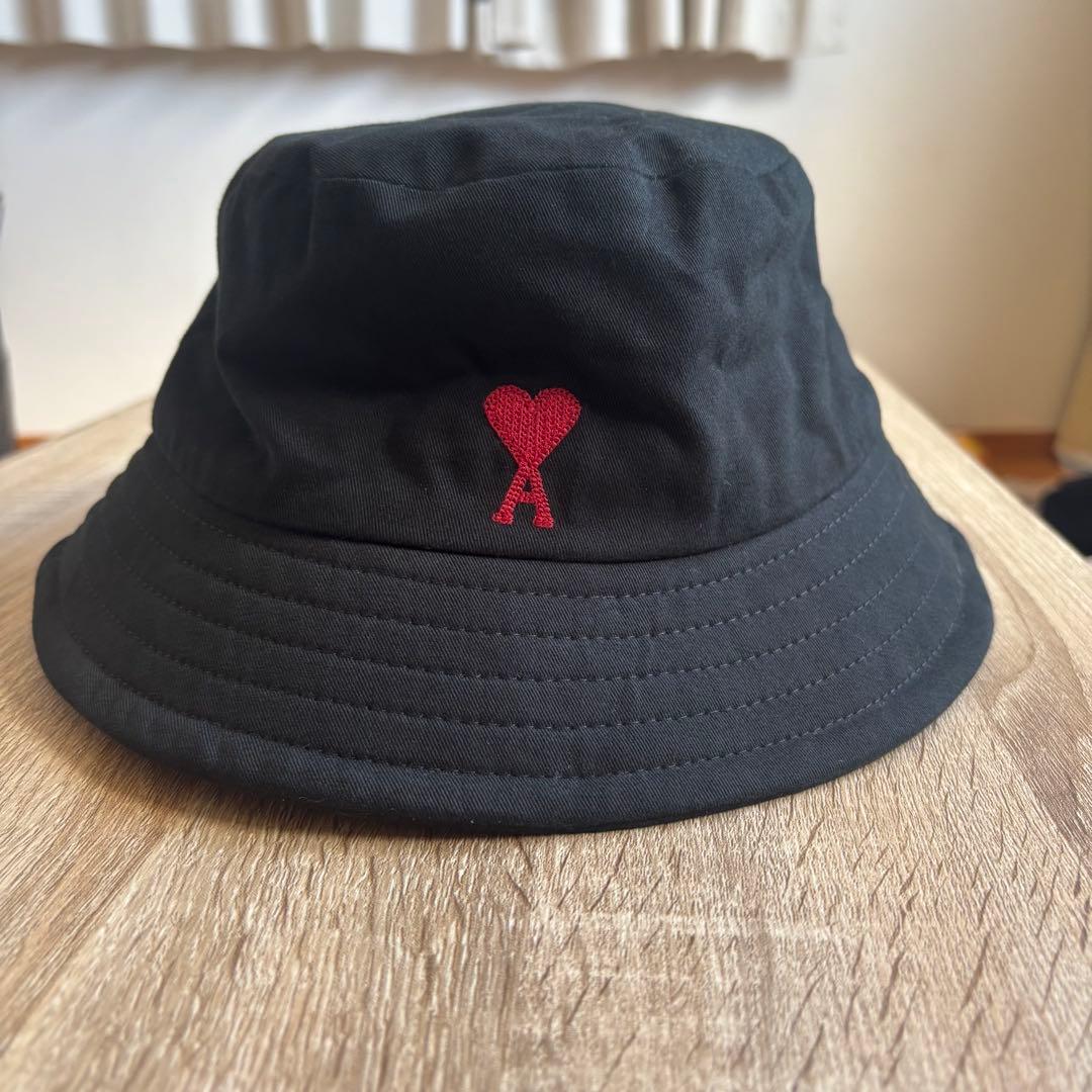 AMI PARIS (アミパリス ) ワンポイント刺繍 バケットハット