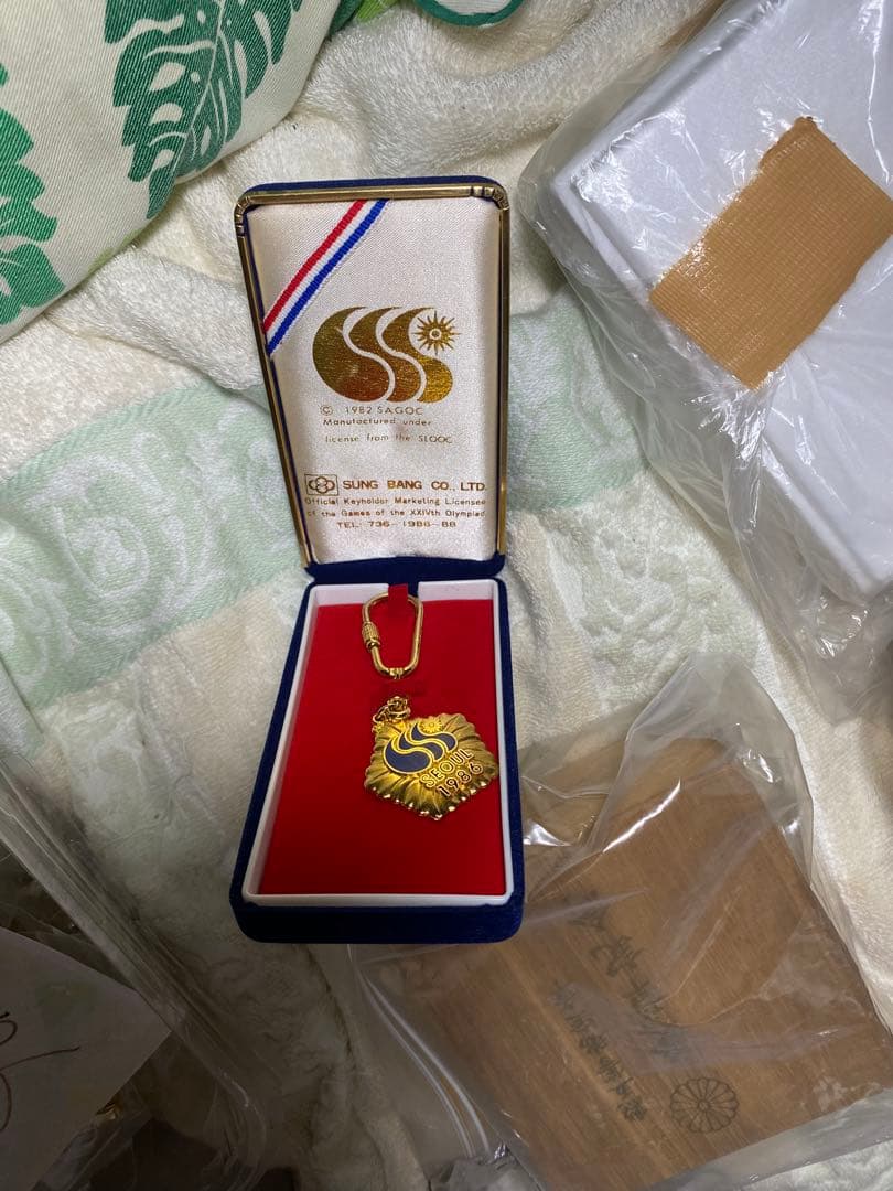 SUNG BANG 金メダル風ペンダント