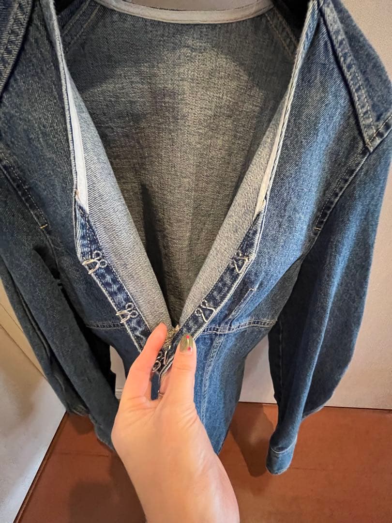 ADAM ET ROPÉ フロントホックデニムトップス