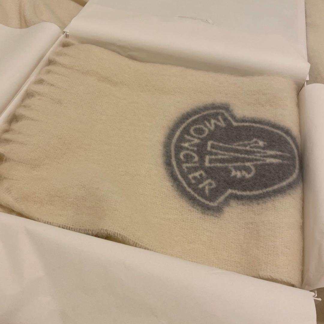 モンクレール　マフラー