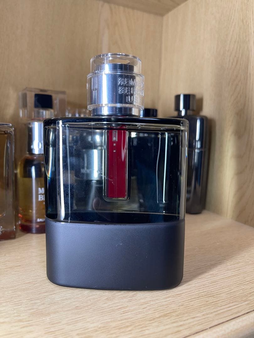 PRADA ルナ ロッサ カーボン オードトワレ 150ml