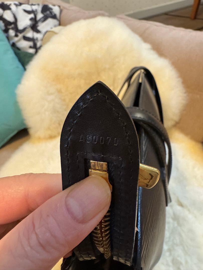 Louis Vuitton エピレザー ブラック トートバッグ