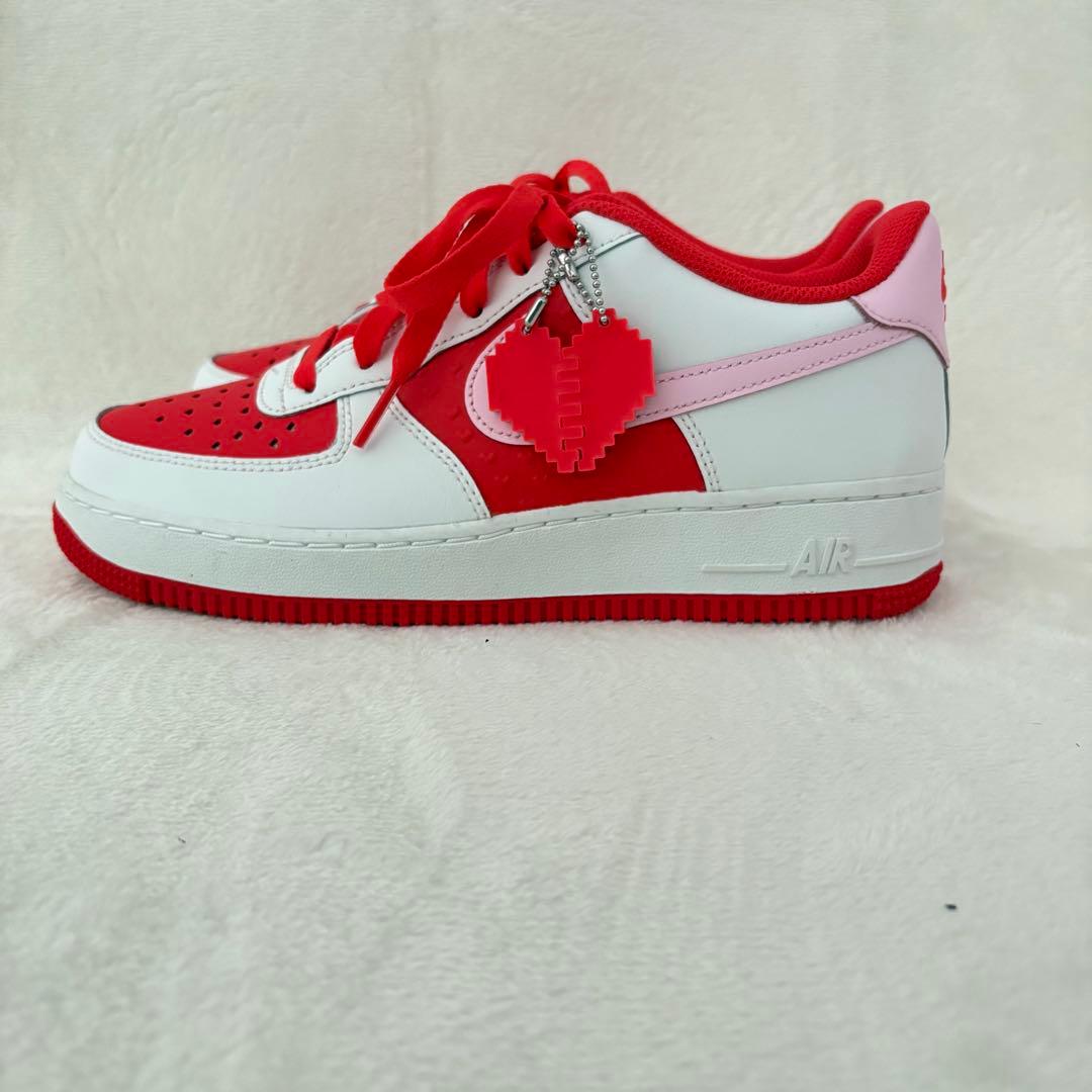【新品未使用】NIKE ナイキ エアフォース 1 バレンタインデー スニーカー