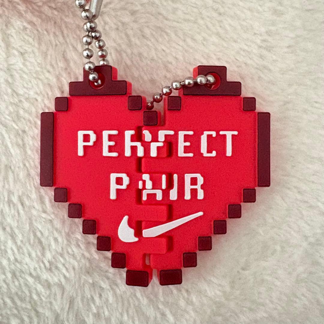 【新品未使用】NIKE ナイキ エアフォース 1 バレンタインデー スニーカー