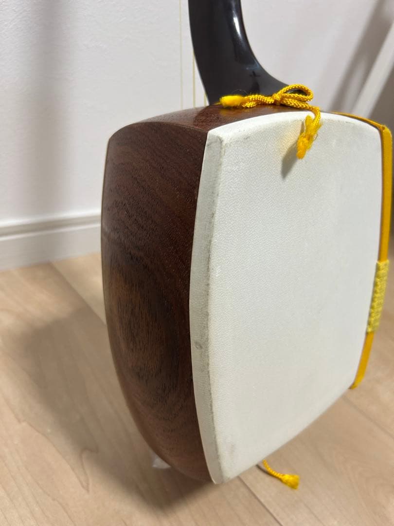 三味線　替えのはつね糸・バチ付き