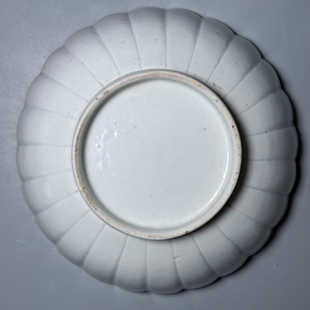 江戸中期　白磁菊花形膾皿　陽刻菊花文様　粉挽　古陶を楽しむ　17cm　大きめ