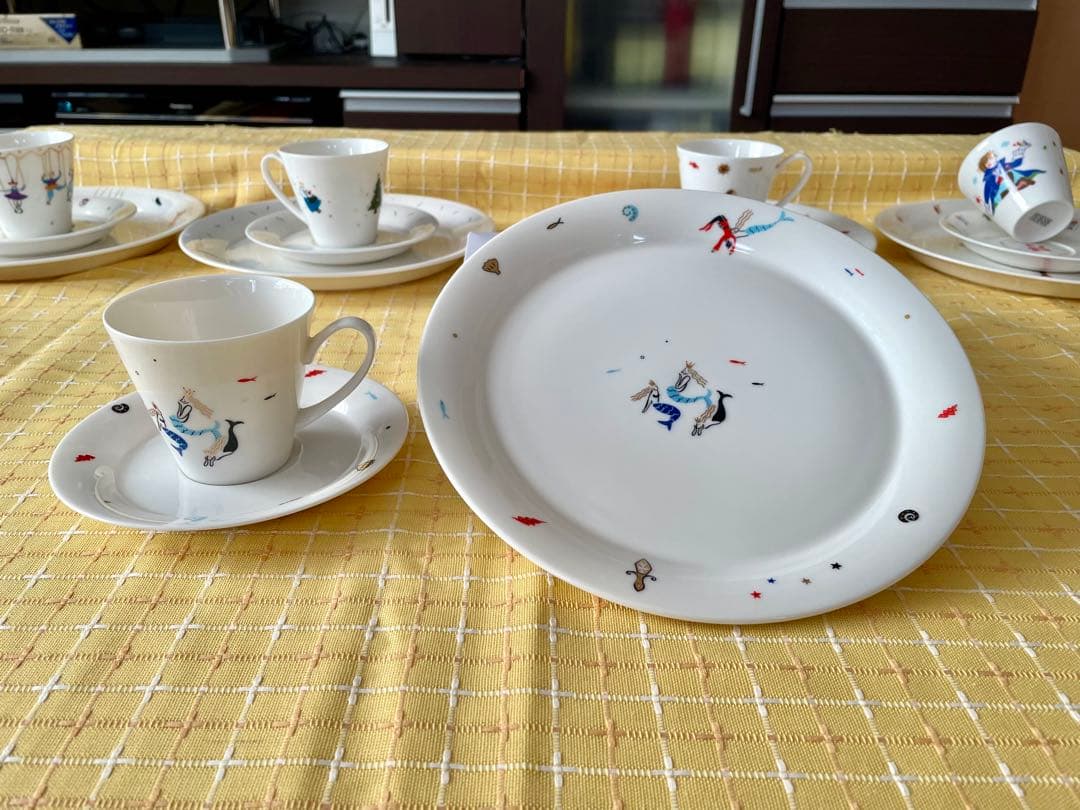 【希少】１２の絵本 ＋ 幻の絵本　大皿•カップ&ソーサー セット　全１３セット