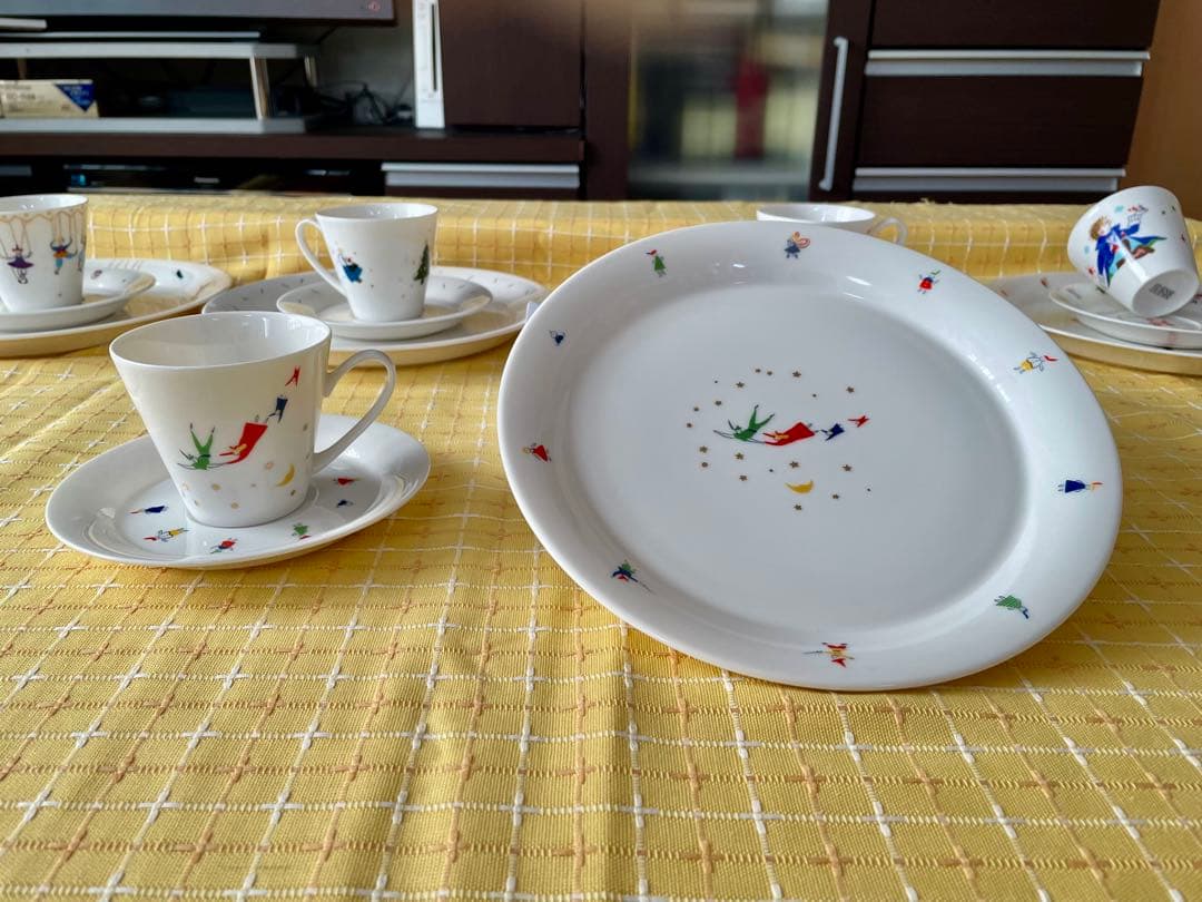 【希少】１２の絵本 ＋ 幻の絵本　大皿•カップ&ソーサー セット　全１３セット