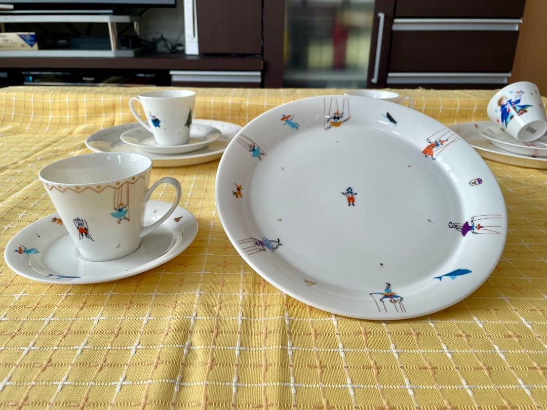 【希少】１２の絵本 ＋ 幻の絵本　大皿•カップ&ソーサー セット　全１３セット