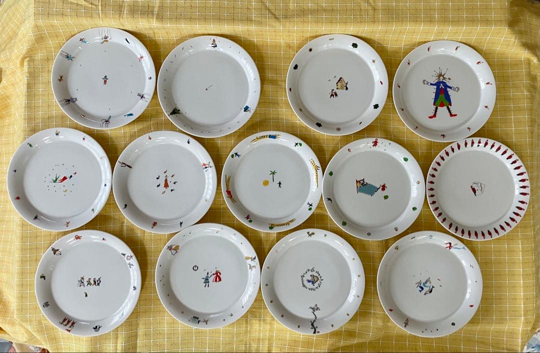 【希少】１２の絵本 ＋ 幻の絵本　大皿•カップ&ソーサー セット　全１３セット