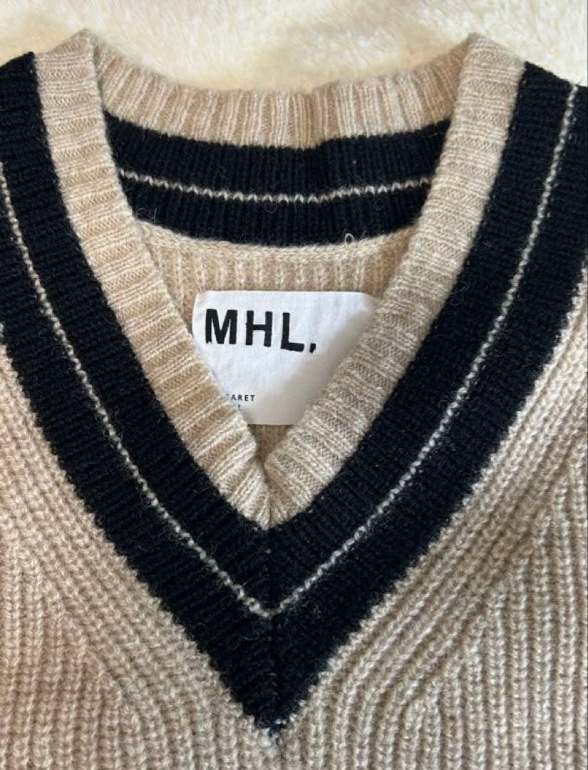 MHLマーガレットハウエル ウールニットベスト アイボリー×ブラック