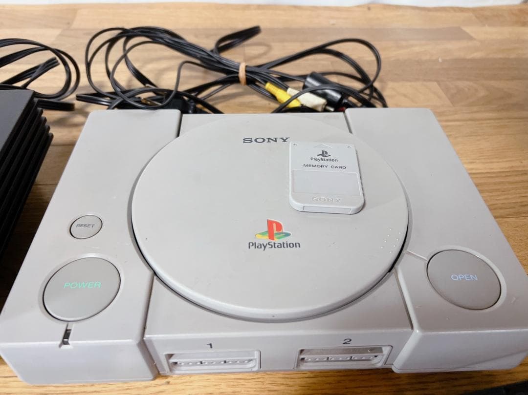 【ジャンク品】SONY PlayStation 1 & 2  ソフト付きセット