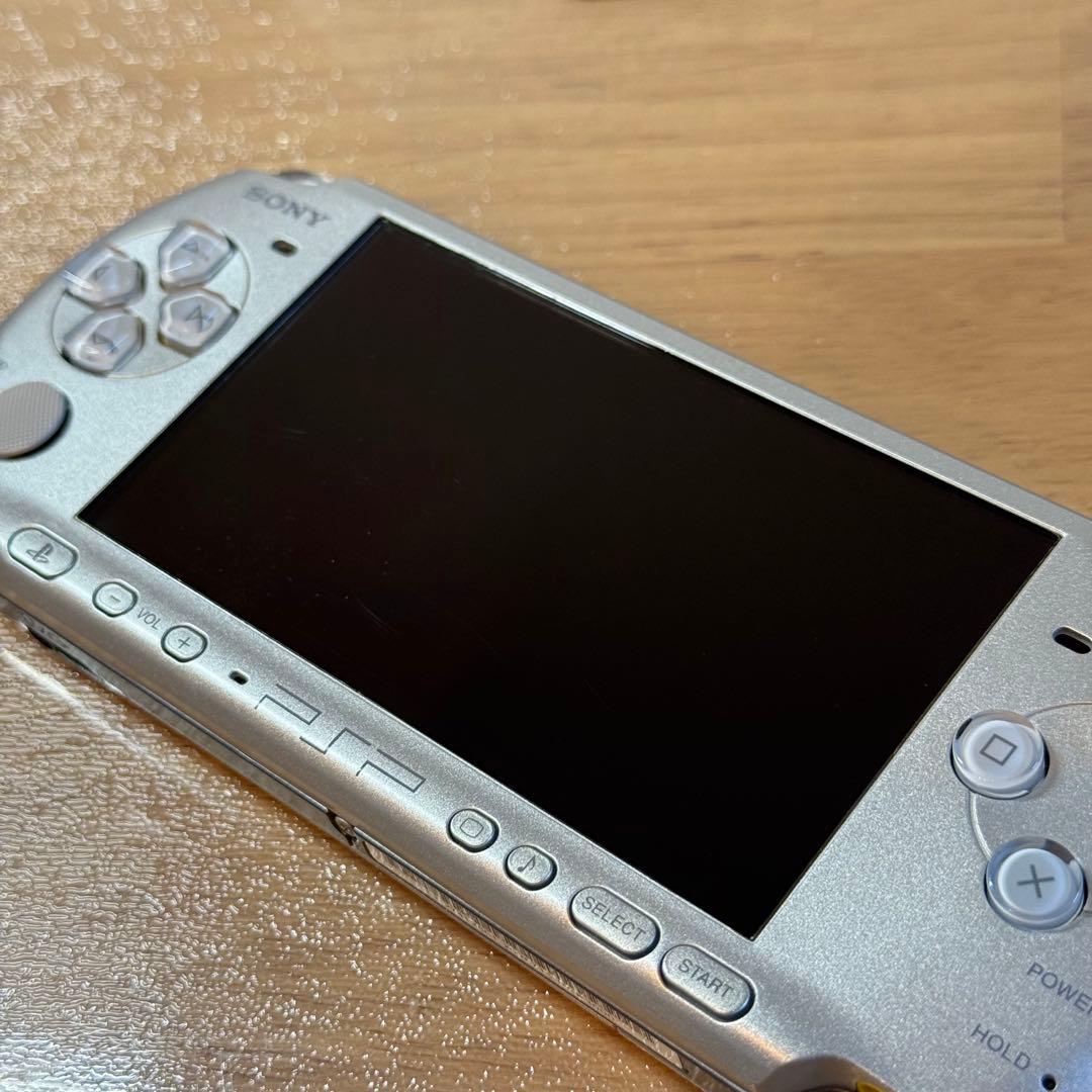 7-151 PSP-3000 ミスティックシルバー