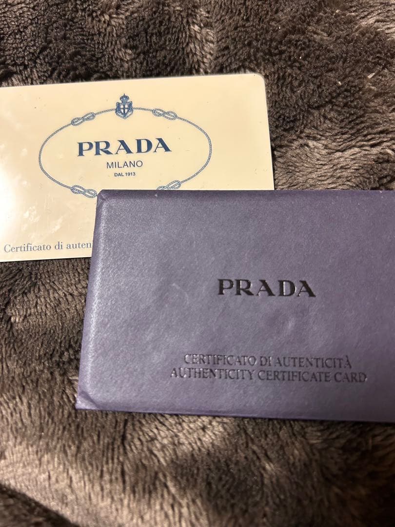 プラダ レザー 財布