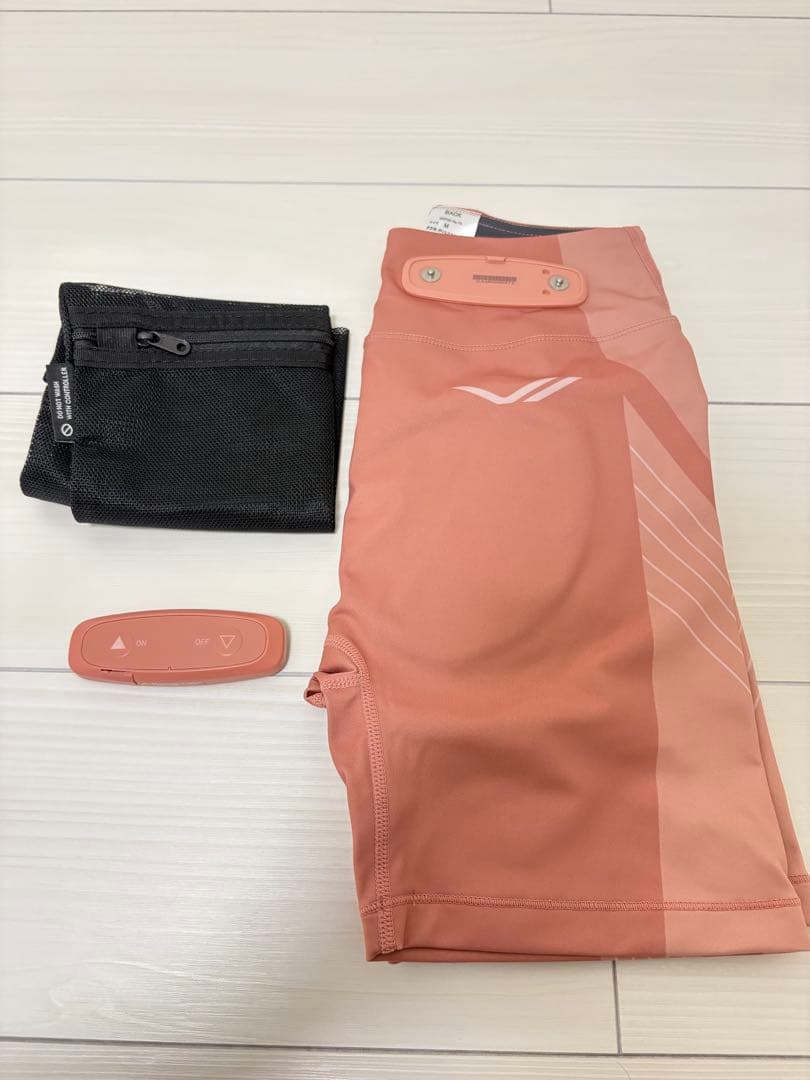 【未使用品】シックスパッド ヒップフィット　専用コントローラー付き　Mサイズ