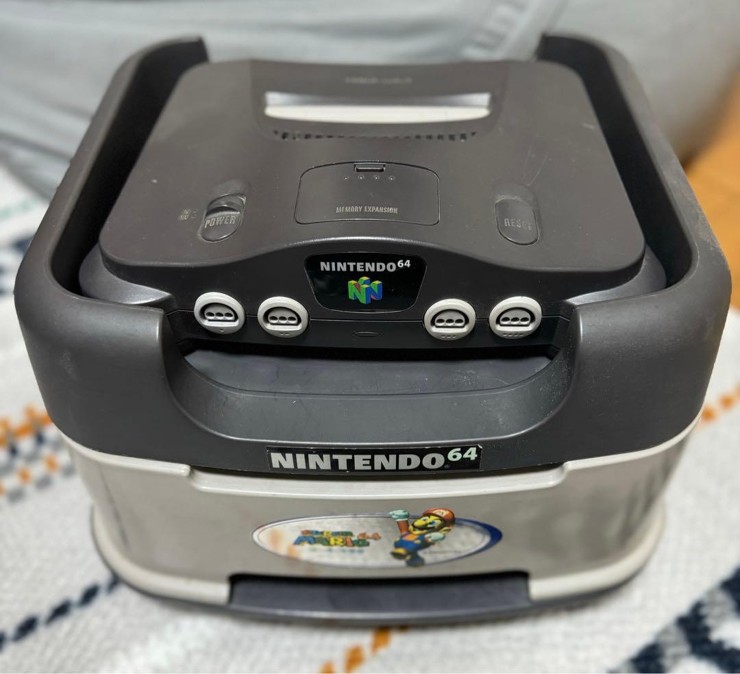Nintendo(任天堂)64 収納ケース付き　ファミコン本体　コントローラー