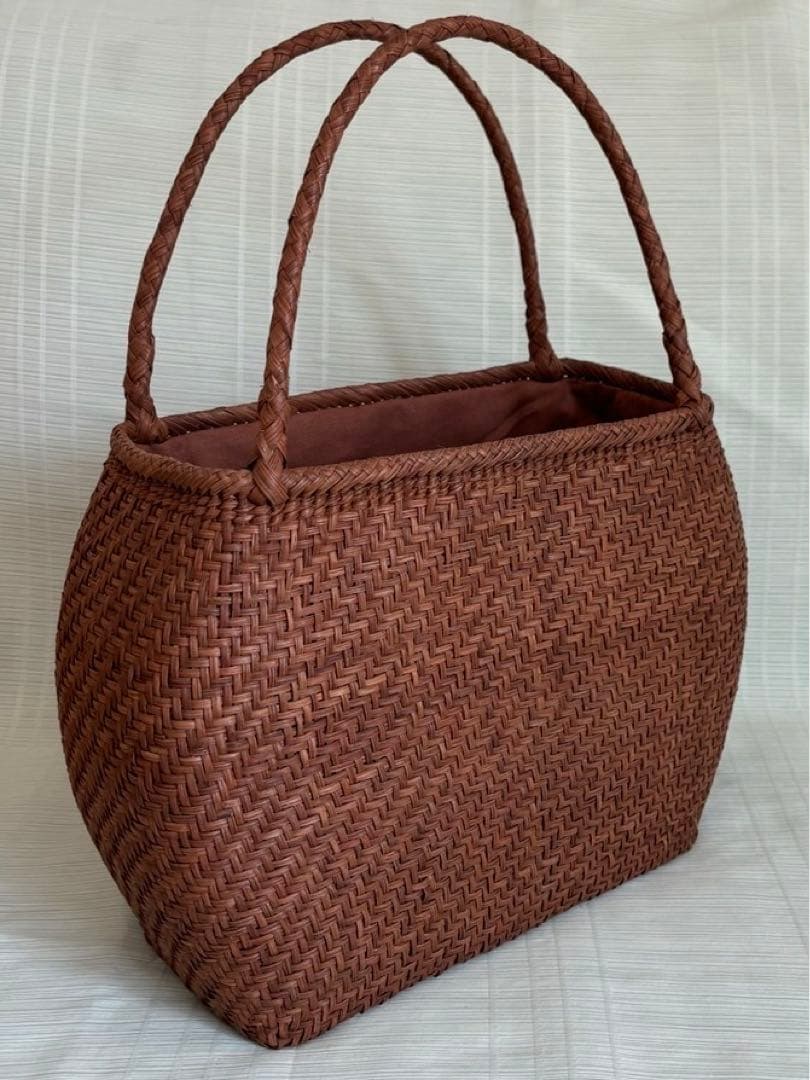 新品 長野産 極細3ミリ蔓職人手編み　網代編み　山葡萄籠バッグ