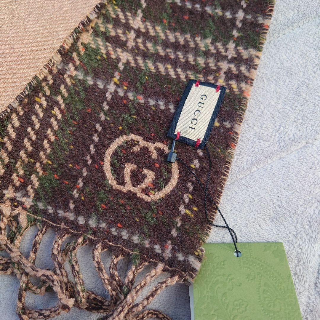 GUCCI ベージュ ウール マフラー ロゴ入り