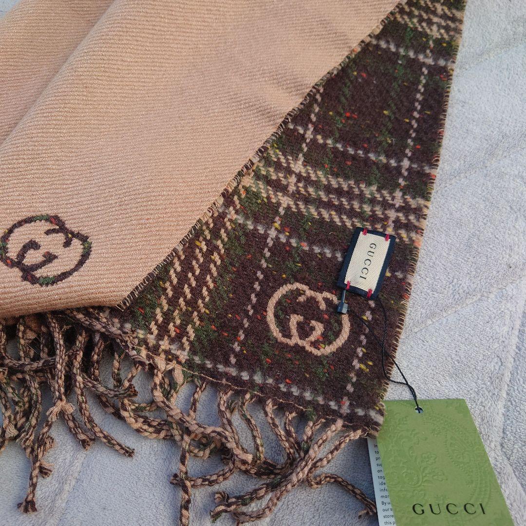 GUCCI ベージュ ウール マフラー ロゴ入り
