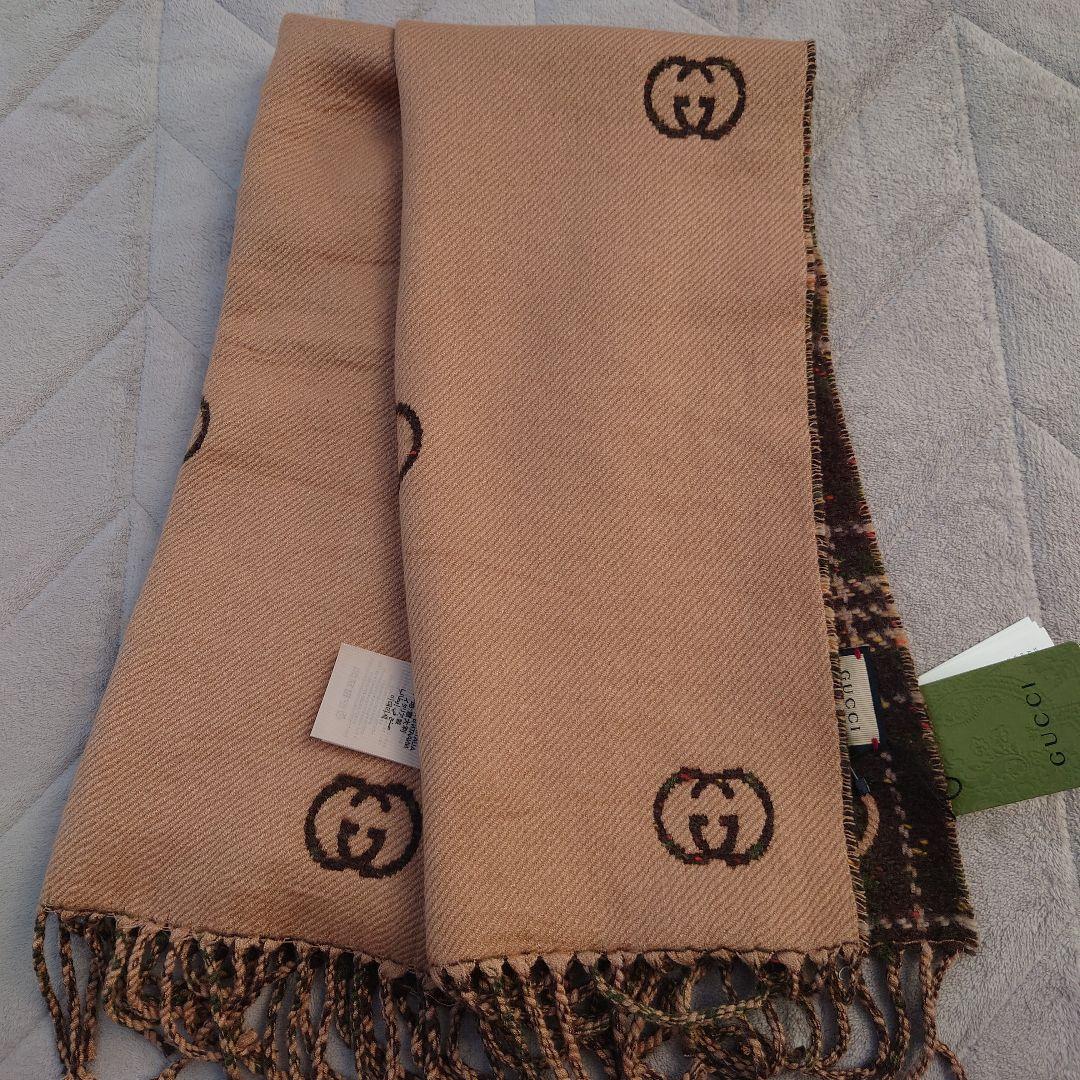 GUCCI ベージュ ウール マフラー ロゴ入り