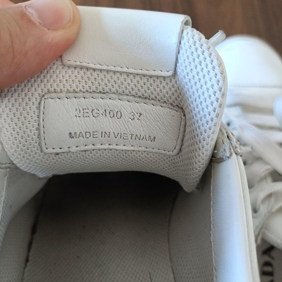 良品◎PRADA プラダ スニーカー ロゴ レザー 靴 白 ホワイト 24cm