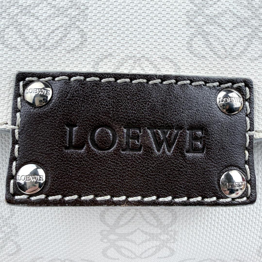 ロエベ リピートアナグラム ショルダーバッグ PVC レザー ホワイト