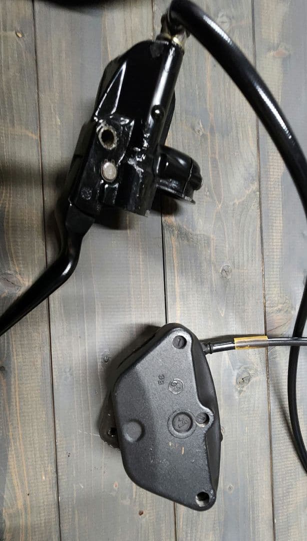 ハーレー４Pブレーキキャリパー　マスターシリンダー　メッシュホース　セット