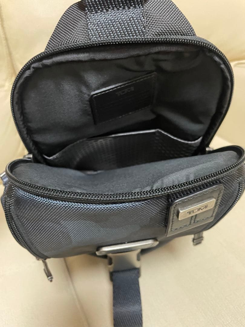 ※本日限定お値下げ※TUMI ボディバッグ スリングバック ネイビー迷彩